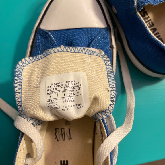 Converse All Star Low Tops - Women’s 7 - Picture 8 of 10